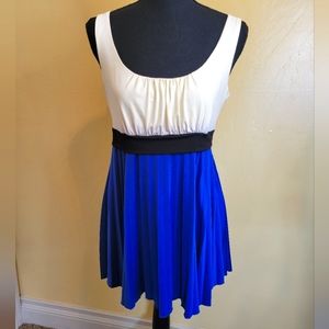 Sele - Tie Back Baby Doll Tank Blouse - Blue - Cream White -Size L